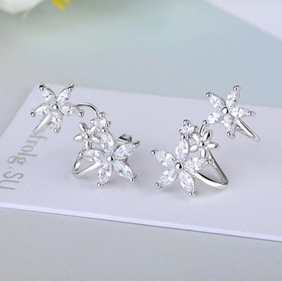 NEW 925 Sterling Silver Diamond Flower Earrings - Picture 7 of 8